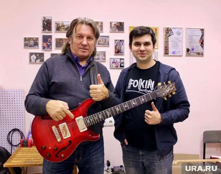 Певец (слева) огорчил украинцев