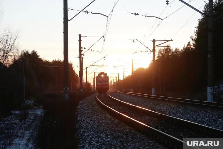 ДТП произошло из-за поломки автобуса на жд путях