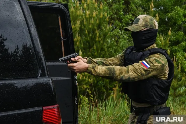 ФССБ задержала иностранцев, использовавших тайник в Курганской области