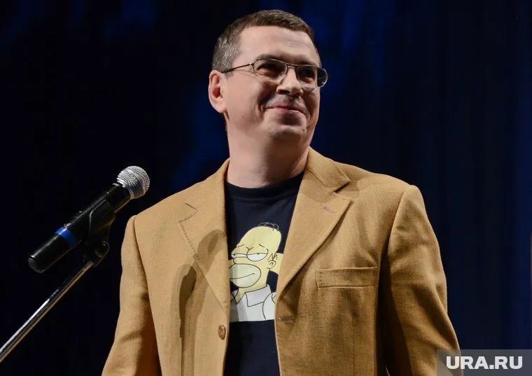 Енин еще даже не начал толком работать на партию, а на него уже обижаются