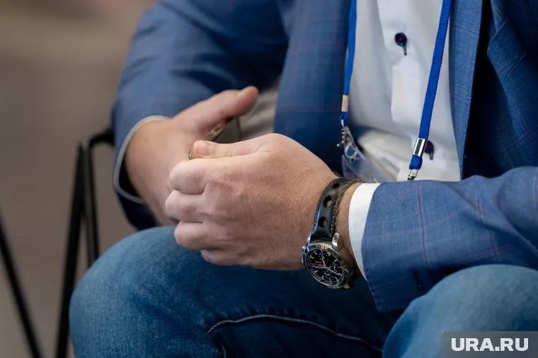 При взрыве СВУ в Москве пострадал бизнесмен Виктор Мишачев, у него ранения ног и рук