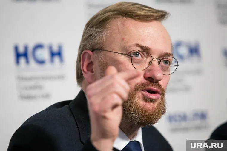 Виталий Милонов положительно оценил установку скейтборд-рампы рядом с памятником вождю (архивное фото)