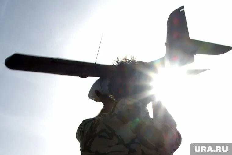 БПЛА атаковал склад военной техники, сообщает Baza