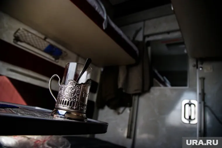 Девочка потеряла сознание в поезде