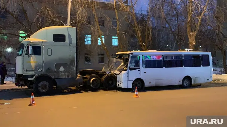 Полиция устанавливает владельца автобуса