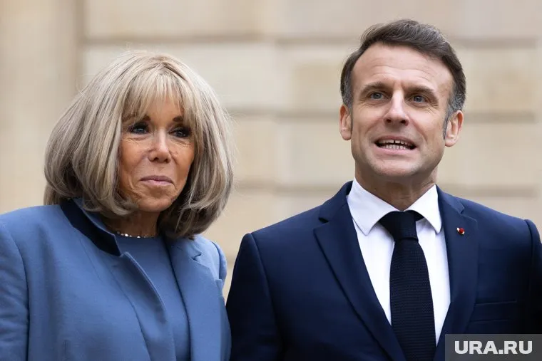 Брижит Макрон впервые встретила своего супруга Эммануэля в колледже, когда тому было всего 15 лет