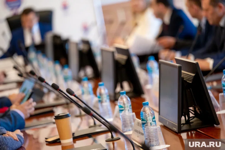 В Тюмени состоялось совещание по ЖКХ под руководством замминистра строительства и ЖКХ РФ Алексея Ересько