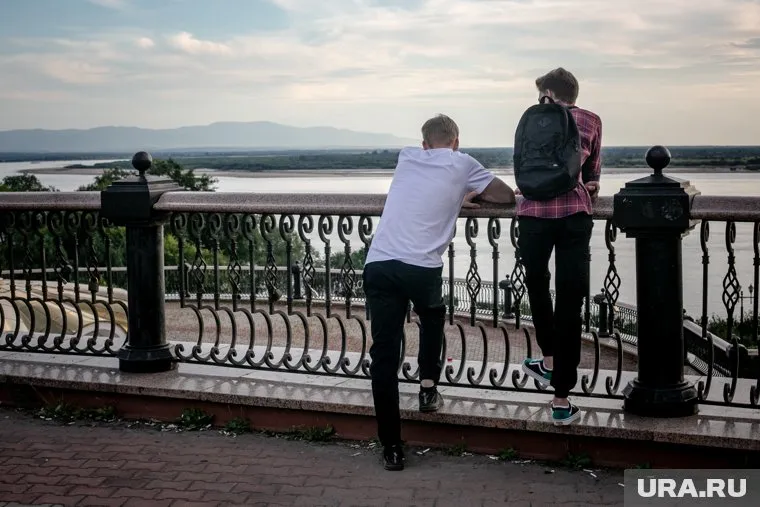 Мэр Хабаровска подарил мигрантам квартиру и попытался это скрыть, в регионе назревает скандал, заявил "Царьград"