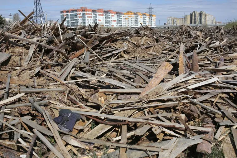 Свалка у ЖК Апрель. Тюмень