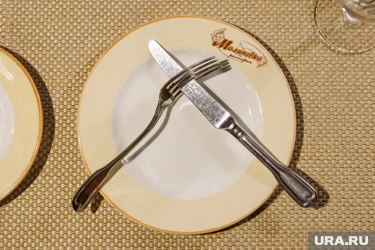 Необходимо есть три раза в день без пропусков, особенно завтрак