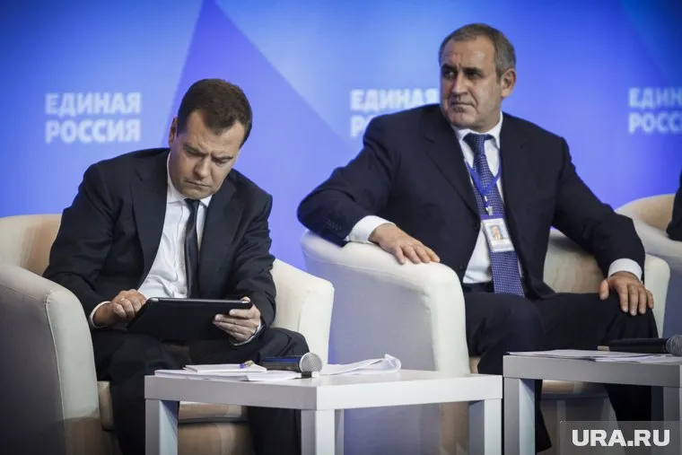 Деловые люди всегда начинают день с чтения новостей