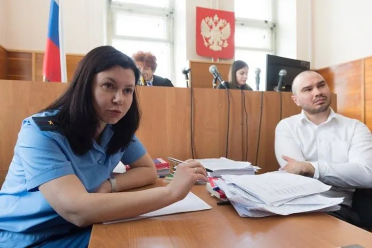 Ройзман выступает в суде в защиту блогера Сокооловского