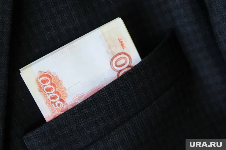 Сын миллиардера заработал первые деньги на том, что продавал продукты старшеклассникам