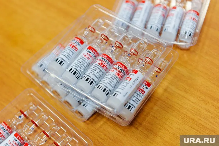 В Центре Гамалеи могут модернизировать вакцины за несколько недель