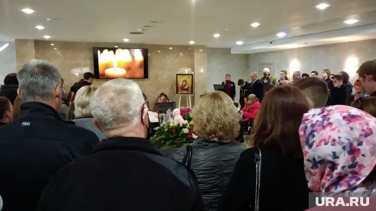 На прощание с Александрой Моховой пришли друзья и родственники