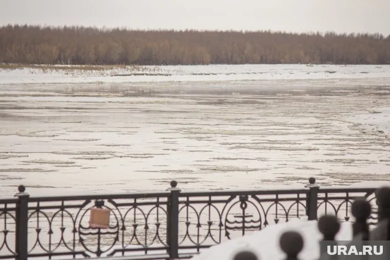 В Сургуте тронулся лед