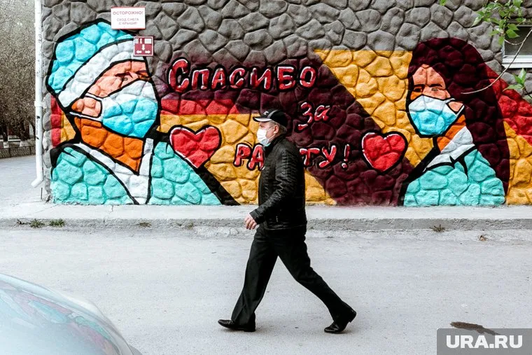 Мэр подчеркнул, что открывать рестораны, спортивные сооружения и театры в Москве еще рано