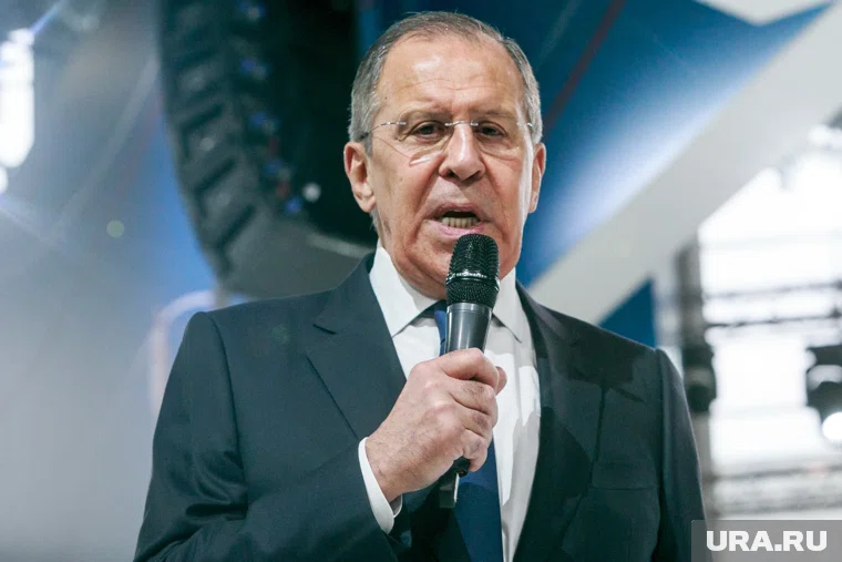 Лавров напомнил британскому корреспонденту о статусе русского языка в ООН, который является одним из официальных