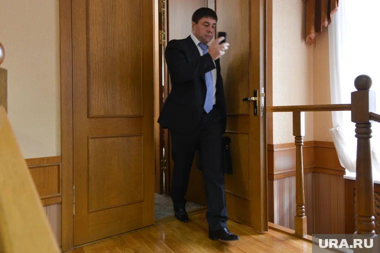 Александр Решетников ведет тяжбу с федеральным мобильным оператором