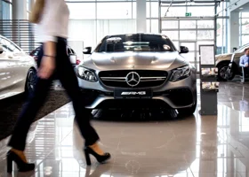 Mercedes, Zara и другие бренды регистрируют новые товарные знаки в России: компании возвращаются?