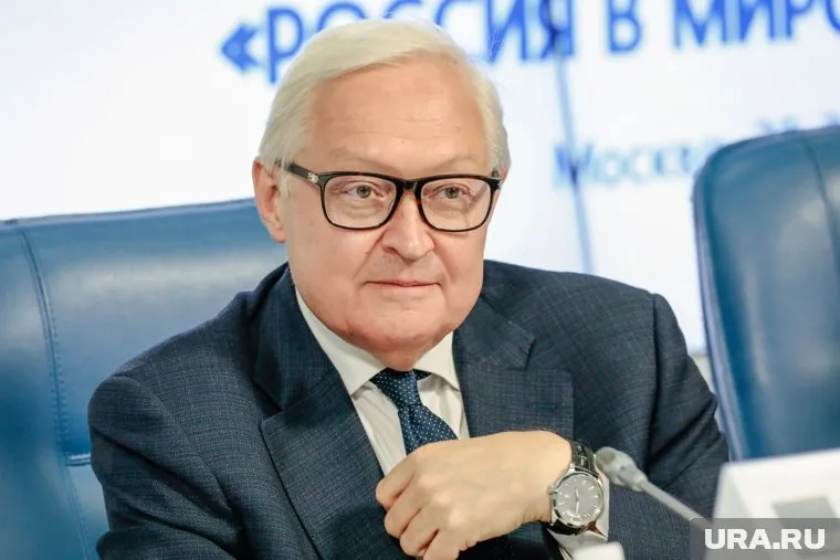 Рябков заявил, что США могут восстановить отношения с Россией, если остановят эскалацию на Украине