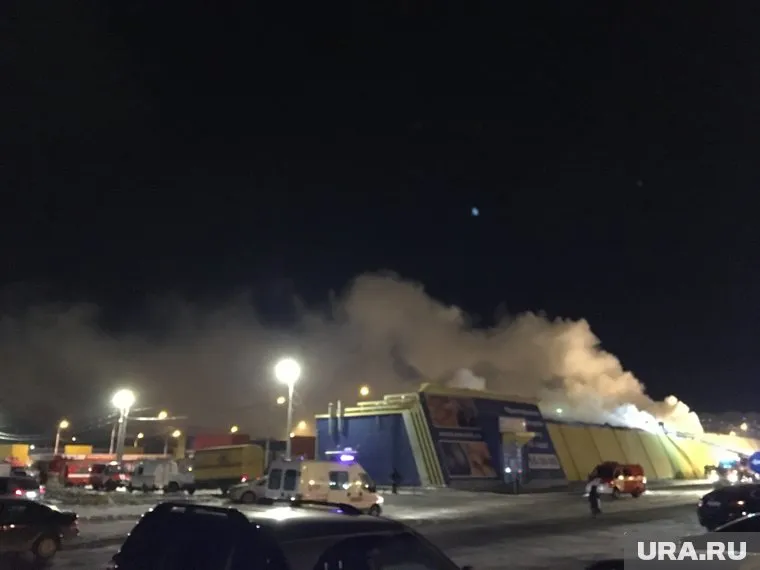 Тушение осложнили конструктивные особенности павильонов, их загрузка товаром и низкое давление в водопроводе