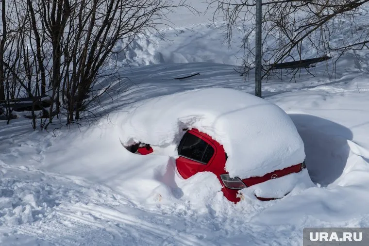 После долгого перерыва на Урале пошел снег