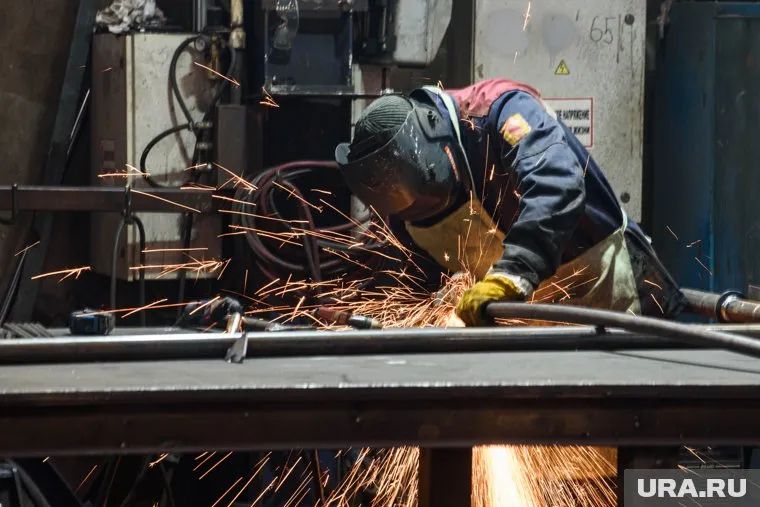 Сварщикам в Челябинске готовы платить на 36 процентов больше, чем в 2023 году