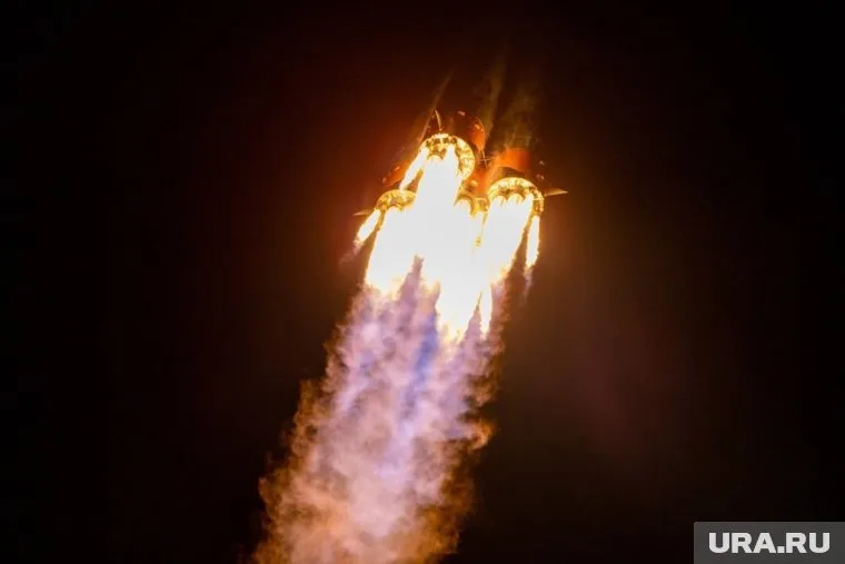 Космический корабль Crew Dragon компании SpaceX стартовал