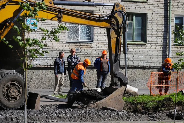 Ремонтные работы КГК по ул. Савельева,  Пушкина и М. Горького. Курган