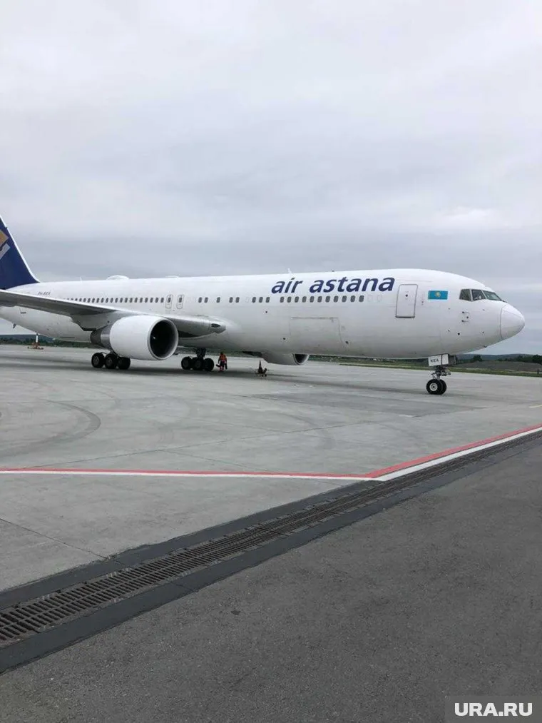 В Екатеринбург чартерным рейсом из Китая прибыли 80 аппаратов ИВЛ