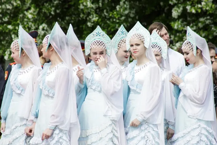 Открытие новых звезд на Аллее Доблести и Славы. Пермь, кокошник, девушки, снегурочки