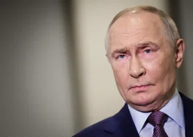 Путин выразил соболезнования Си Цзиньпину после пожара в Гонконге