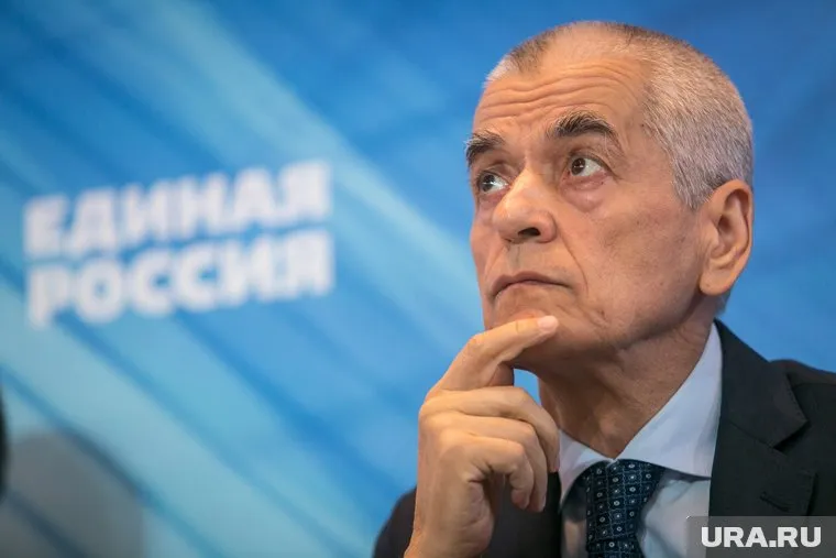 Геннадий Онищенко считает, что соблюдение мер профилактики поможет снизить уровень заболеваемости коронавирусом в России