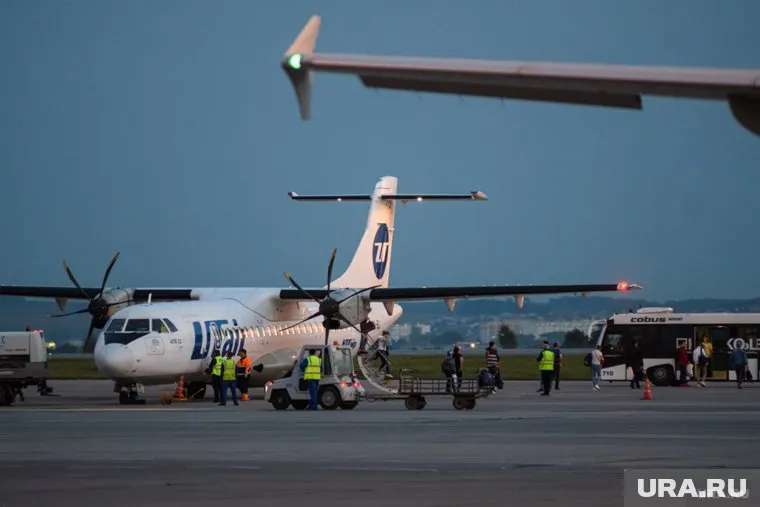 Пассажиры рейса UT 562 более 15 часов прождали вылета в столице Чечни