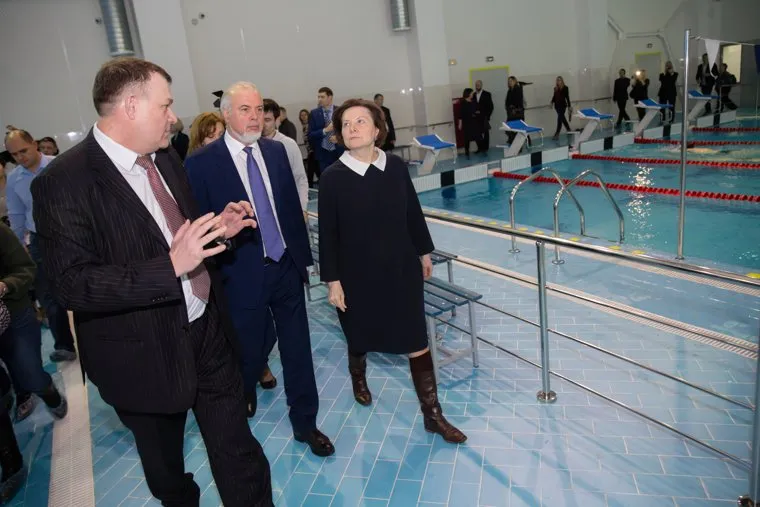 Общественная приемка спортивного комплекса с 50-метровым бассейном при участии губернатора ХМАО Натальи Комаровой. Сургут, комарова наталья, Шувалов Вадим