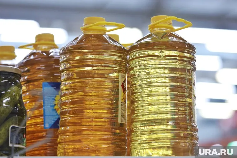 Подсолнечное масло будут продавать в магазинах агрохолдинга «Кургансемена» (архивное фото)