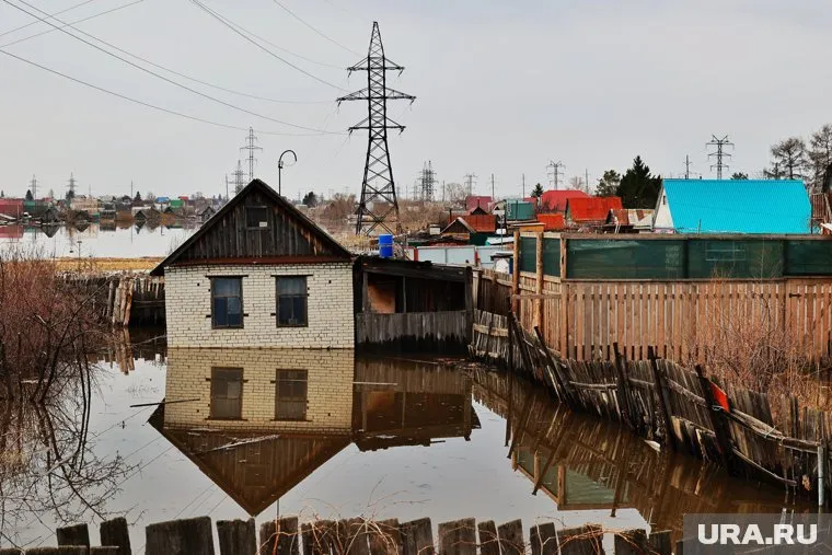 Курганцы ждут снижения уровня воды в Тоболе