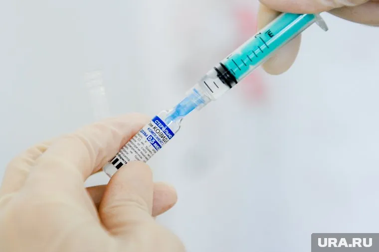 Разработчики «Спутника V» сообщили о снижении эффективности вакцины