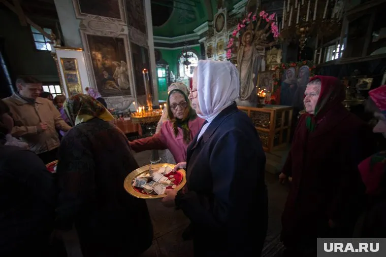 Внести пожертвование прихожане теперь могут не только лично в храме, но и с помощью QR-кода