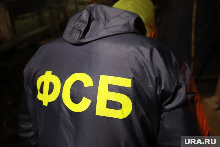 ФСБ проверяет информацию о поджоге военкомата в Полевском