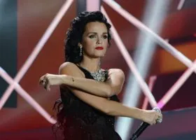 Роман с женатым, неудачная пластика и алкоголь: певице Славе — 45 лет