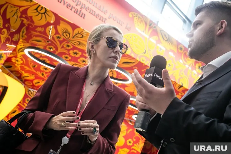 Собчак уехала из России в конце октября