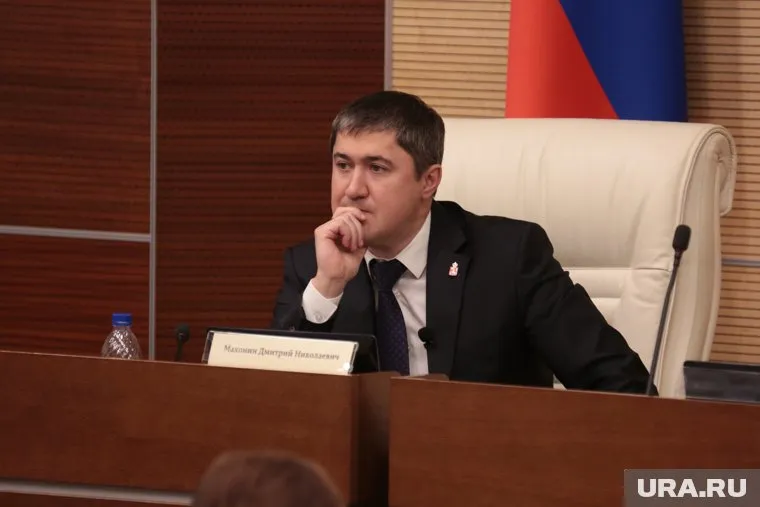 Дмитрий Махонин напомнил, что выплаты были перенесены из-за технических вопросов