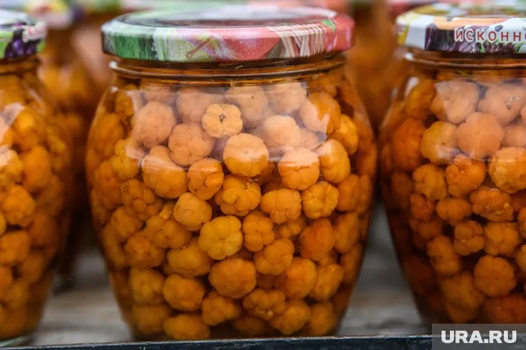 Морошка обладает многими полезными свойствами, но стоит учитывать некоторые нюансы