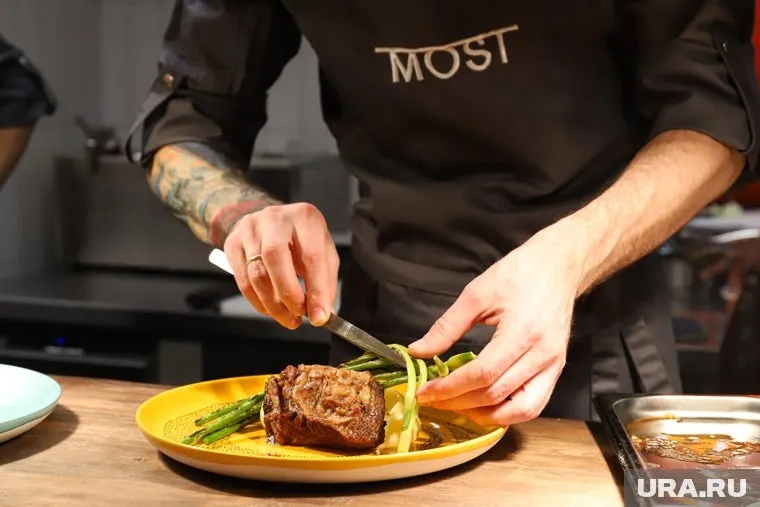 Курганские рестораны и гостиницы теряют поваров