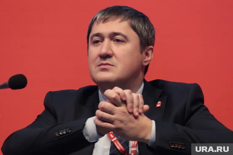 Дмитрий Махонин обратился к землякам в честь праздника