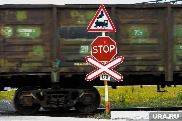 В Челябинске с 11 по 12 июля в микрорайоне Чурилово закроют железнодорожный переезд