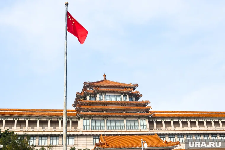 Китай выступил против насилия по отношению к журналистам, заявил Цзянь