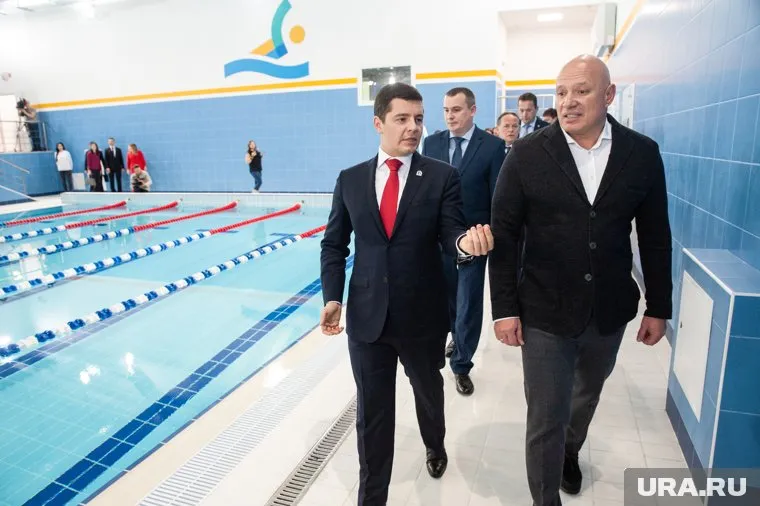 Дмитрий Артюхов приехал в Коротчаево на открытие бассейна (архивное фото)
